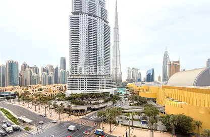 Apartment - 3 Bedrooms - 5 Bathrooms for sale in Boulevard Point - Downtown Dubai - Dubai