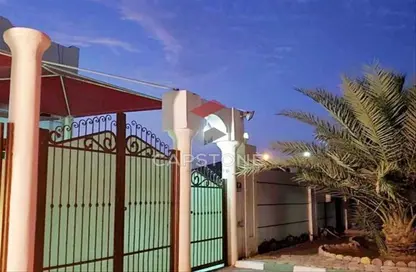 Villa - 4 Bedrooms - 5 Bathrooms for sale in Asharej - Al Ain