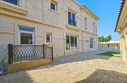 Villa - 5 Bedrooms - 6 Bathrooms for rent in Jumeirah 1 Villas - Jumeirah 1 - Jumeirah - Dubai