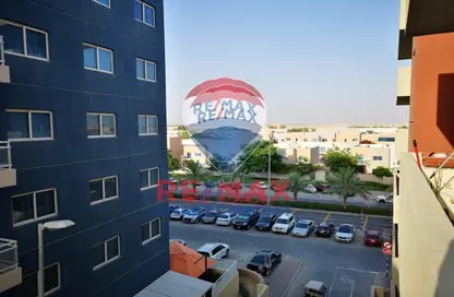Apartment - 3 Bedrooms - 4 Bathrooms for sale in Tower 32 - Al Reef Downtown - Al Reef - Abu Dhabi