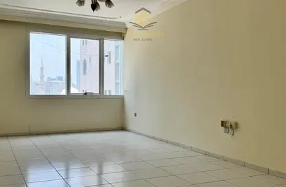 Apartment - 1 Bedroom - 2 Bathrooms for rent in Palm Tower 1 - Palm Towers - Al Majaz - Sharjah