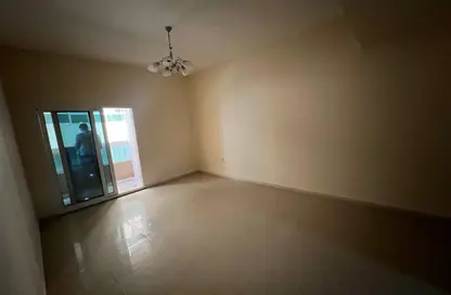 شقة - غرفة نوم - 1 حمام للايجار في شارع التعاون الجديد - التعاون - الشارقة