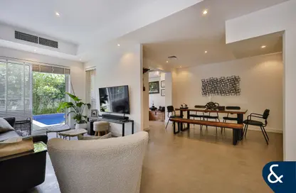 Villa - 2 Bedrooms - 4 Bathrooms for sale in Springs 10 - The Springs - Dubai
