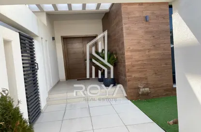Villa - 5 Bedrooms - 7 Bathrooms for sale in West Yas - Yas Island - Abu Dhabi