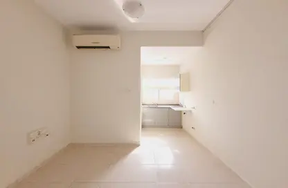 Apartment - Studio - 1 Bathroom for rent in Al Shamsi 2 - Muwaileh Commercial - Sharjah