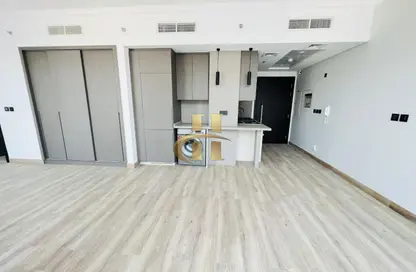 Apartment - Studio - 1 Bathroom for rent in Chaimaa Avenue 2 - Chaimaa Avenue Residences - Jumeirah Village Circle - Dubai
