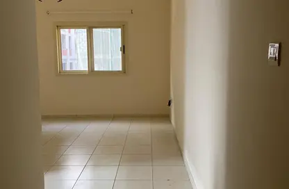 شقة - غرفة نوم - 1 حمام للايجار في مجمع مويلح - تجارية مويلح - الشارقة