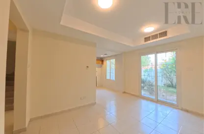 فيلا - 2 غرف نوم - 3 حمامات للبيع في الينابيع 9 - الينابيع - دبي