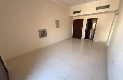 شقة - غرفة نوم - 2 حمامات للايجار في الجرف 3 - الجرف - عجمان وسط المدينة - عجمان