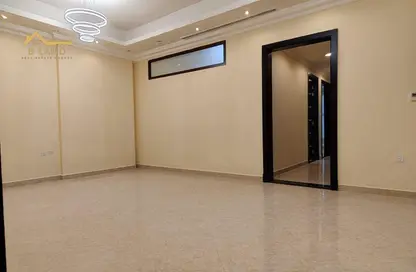 Apartment - 3 Bedrooms - 3 Bathrooms for rent in Al Jurf 1 - Al Jurf - Ajman Downtown - Ajman