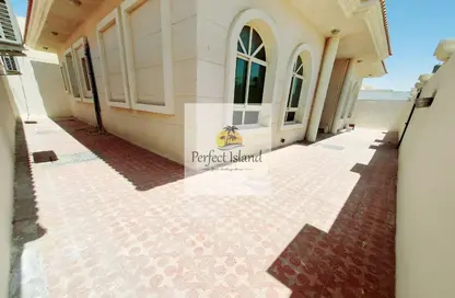 Terrace image for: Apartment - 4 Bedrooms - 3 Bathrooms for rent in Shakhbout City - Abu Dhabi, Image 1