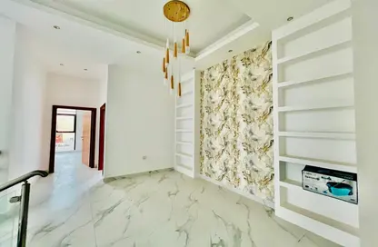 Villa - 5 Bedrooms - 4 Bathrooms for sale in Al Yasmeen 1 - Al Yasmeen - Ajman