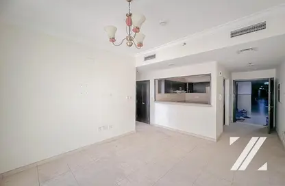 Apartment - 1 Bedroom - 1 Bathroom for rent in Mazaya 7 - Queue Point - Dubai Land - Dubai