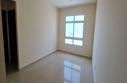 Apartment - 2 Bedrooms - 3 Bathrooms for rent in Sheikh Hamad Bin Abdullah St. - Fujairah