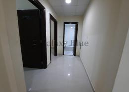 صورةردهة-ممر لـ: شقة - 2 غرف نوم - 2 حمامات للكراء في شابية - مصفح - أبوظبي, صورة 1