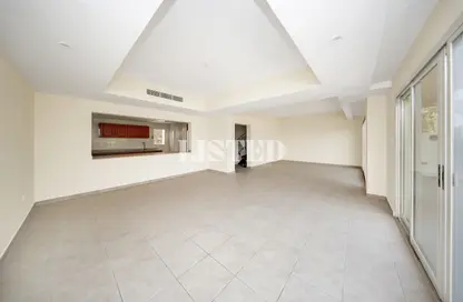 Townhouse - 4 Bedrooms - 3 Bathrooms for rent in The Townhouses at Al Hamra Village - Al Hamra Village - Ras Al Khaimah