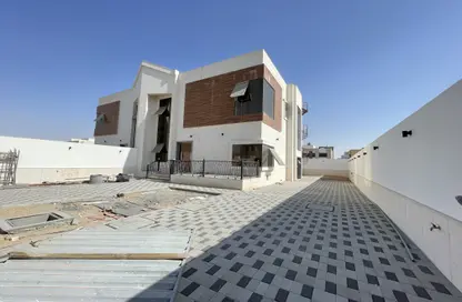 فيلا - 4 غرف نوم - 6 حمامات للايجار في حوشي - البادي - الشارقة