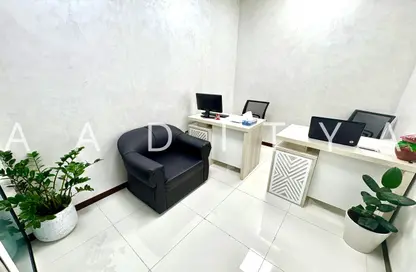 Office Space - Studio - 1 Bathroom for rent in Al Fajer Complex - Oud Metha - Bur Dubai - Dubai