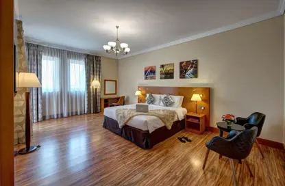 Villa - 4 Bedrooms - 3 Bathrooms for rent in Al Barsha 1 - Al Barsha - Dubai