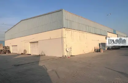 Warehouse - Studio - 3 Bathrooms for rent in Al Qusais Industrial Area 3 - Al Qusais Industrial Area - Al Qusais - Dubai