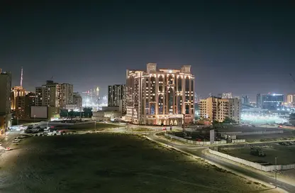 شقة - 2 غرف نوم - 3 حمامات للايجار في برج عائشة - الجداف - دبي