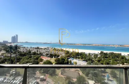 Apartment - 4 Bedrooms - 4 Bathrooms for rent in Baynuna Tower 2 - Corniche Road - Abu Dhabi