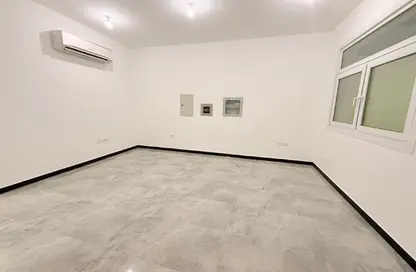 شقة - 2 غرف نوم - 2 حمامات للايجار في مدينة الرياض - أبوظبي