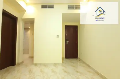 شقة - غرفة نوم - 1 حمام للايجار في شارع المطار - أبوظبي