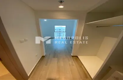 Apartment - 2 Bedrooms - 2 Bathrooms for sale in Waters Edge - Yas Island - Abu Dhabi