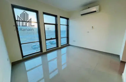 شقة - غرفة نوم - 2 حمامات للايجار في استاد هزاع بن زايد - الجيمي - العين