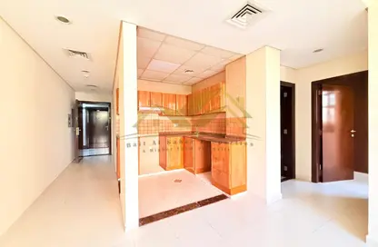 Apartment - 1 Bedroom - 2 Bathrooms for rent in Al Abra Street - Al Souk Al Kabeer - Bur Dubai - Dubai