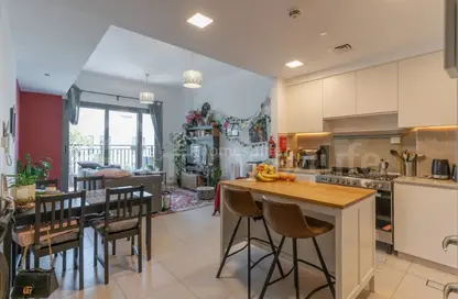 Apartment - 2 Bedrooms - 2 Bathrooms for rent in Hayat Boulevard-1A - Hayat Boulevard - Town Square - Dubai