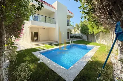 Villa - 4 Bedrooms - 4 Bathrooms for rent in Jumeirah 2 Villas - Jumeirah 2 - Jumeirah - Dubai