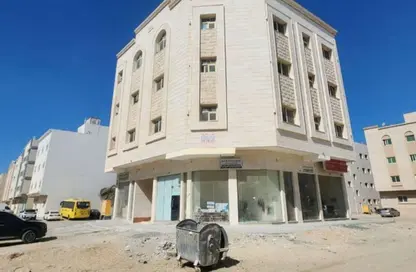 عمارة بالكامل - استوديو - 8 حمامات للبيع في تجارية مويلح - الشارقة