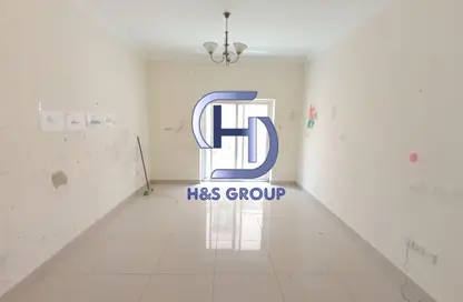 Apartment - 1 Bedroom - 2 Bathrooms for rent in Muwaileh 29 Building - Muwaileh - Sharjah