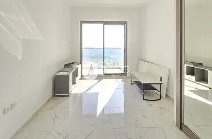 Apartment - Studio - 1 Bathroom for rent in Golden Dream Tower 1 - Jumeirah Village Circle - Dubai