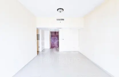 شقة - 2 غرف نوم - 2 حمامات للايجار في 4 رويال بريز - رويال بريز - قرية الحمرا - رأس الخيمة شقة - 2 غرف نوم - 2 حمامات للايجار في 4 رويال بريز - رويال بريز - قرية الحمرا - رأس الخيمة