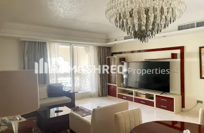 Living / Dining Room image for: Apartment - 2 Bedrooms - 3 Bathrooms for sale in Mughal - Grandeur Residences - Palm Jumeirah - Dubai, Image 1
