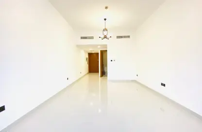 شقة - غرفة نوم - 2 حمامات للايجار في جداف فيوز - الجداف - دبي