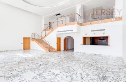 Apartment - 4 Bedrooms - 6 Bathrooms for sale in Al Tamr - Shoreline Apartments - Palm Jumeirah - Dubai