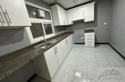 شقة - 3 غرف نوم - 3 حمامات للايجار في بناية مويليح 29 - مويلح - الشارقة شقة - 3 غرف نوم - 3 حمامات للايجار في بناية مويليح 29 - مويلح - الشارقة