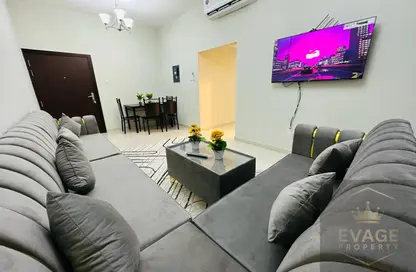 شقة - 2 غرف نوم - 2 حمامات للايجار في مساكن كورنيش عجمان - طريق كورنيش عجمان - عجمان
