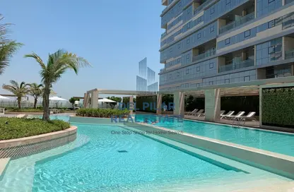 شقة - 2 غرف نوم - 3 حمامات للايجار في مساكن لامار - برج السيف - شاطئ الراحة - أبوظبي