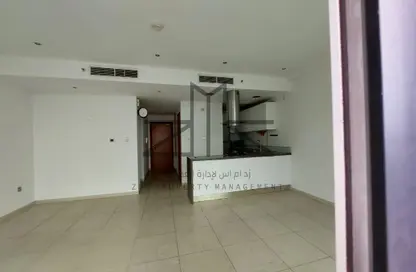 Empty Room image for: Apartment - 1 Bedroom - 2 Bathrooms for rent in Al Bandar - Al Raha Beach - Abu Dhabi, Image 1