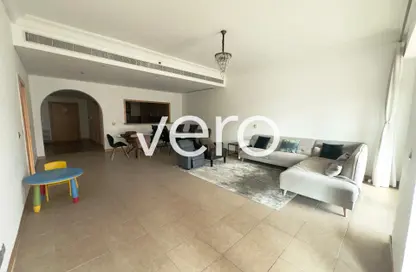 Apartment - 2 Bedrooms - 4 Bathrooms for rent in Al Hamri - Shoreline Apartments - Palm Jumeirah - Dubai