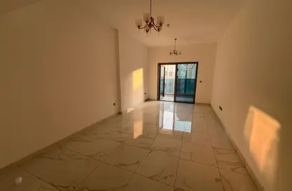 شقة - 2 غرف نوم - 3 حمامات للايجار في المجاز 1 - المجاز - الشارقة