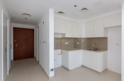 Apartment - Studio - 1 Bathroom for rent in Zahra Apartments 2A - Zahra Apartments - Town Square - Dubai