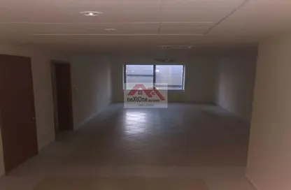 Empty Room image for: Apartment - 2 Bedrooms - 2 Bathrooms for rent in 21st Century Tower - Sheikh Zayed Road - Dubai, Image 1