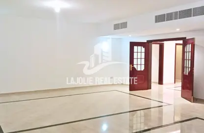 Apartment - 4 Bedrooms - 5 Bathrooms for rent in Khalifa Street - Abu Dhabi