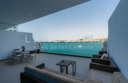 Apartment - 1 Bedroom - 2 Bathrooms for sale in Azure Residences - Palm Jumeirah - Dubai